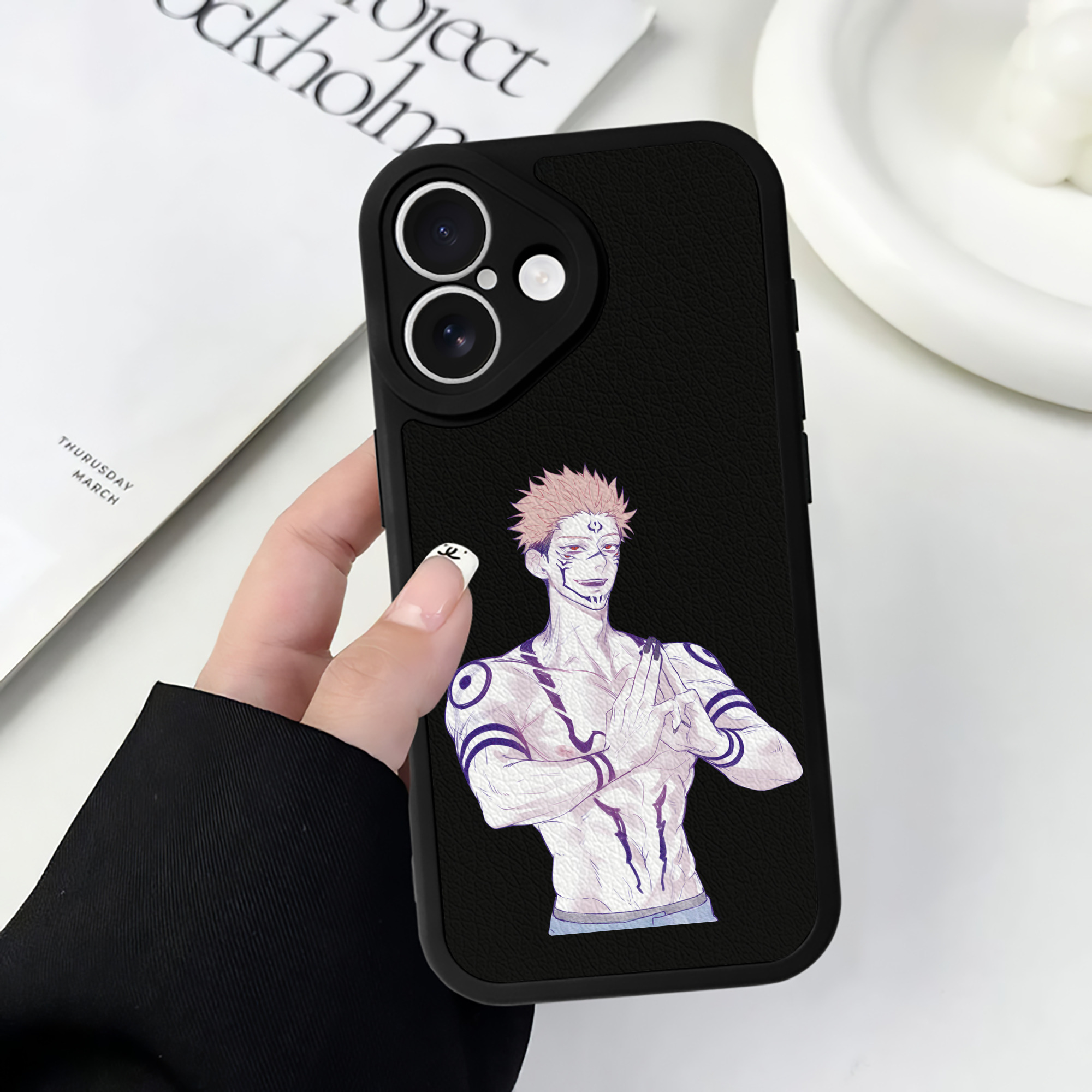 （画像用） 呪術廻戦 Jujutsu Kaisen 【iPhone 16シリーズ対応】シリコンスマホケース（レザー調） 材質：シリコン